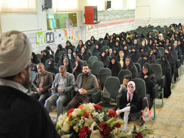 کارگاه آموزشی سبک زندگی اسلامی ویژه بانوان در شهرستان اشتهارد برگزار شد+تصاویر