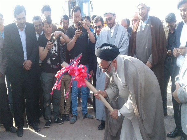 کلنگ مسجد توحید گرمسار بر زمین زده شد