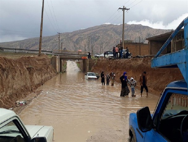 بارش باران و قصه تکراری آبگرفتی زیر گذرها در لردگان+تصویر