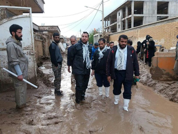اعزام گروه های جهادی و روحانیون کردستان به مناطق سیل زده + عکس