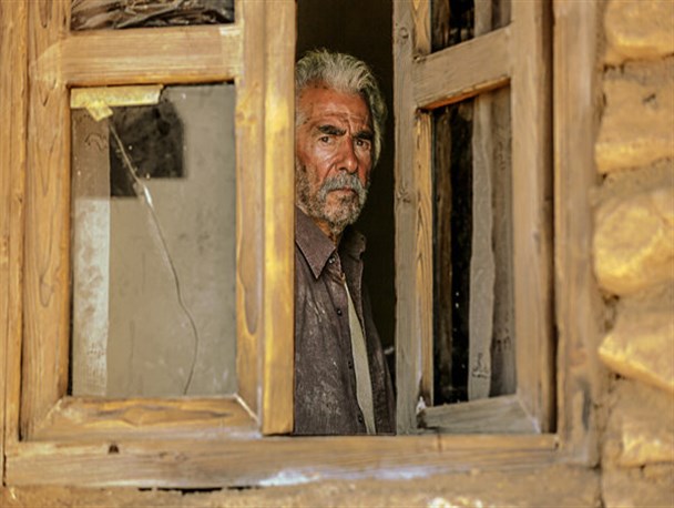 تصمیم حاتمی‌کیا فتح بابی برای شکست انحصار نمایش در سینما است