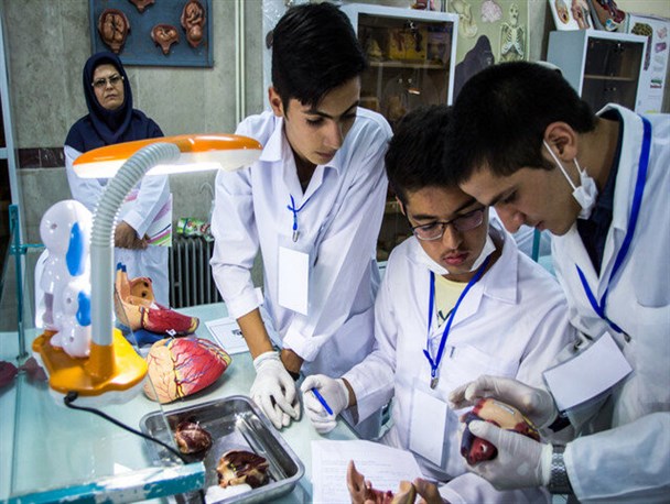 تولید بر محور دانش گره‌گشای بیکاری فارغ‌التحصیلان یزد است/ ریسک‌پذیری بالا و عدم تامین وثیقه دو چالش شرکت‌ای دانش‌بنیان