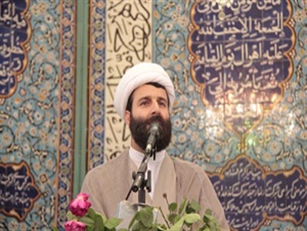 نماز اول وقت مهم ترین شاخصه یک بسیجی است