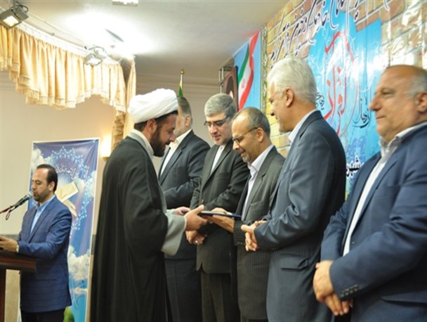 شانزدهمین همایش تجلیل از معلمین قرآنی استان مرکزی در محلات برگزار شد
