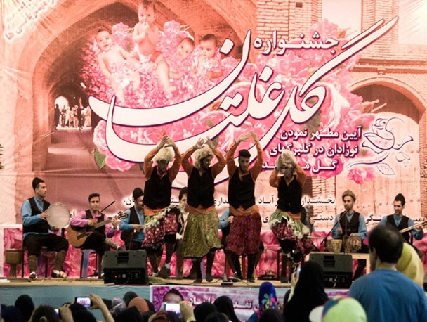مردمی بودن راز پویایی جشنواره گل غلتان امیریه است+تصاویر