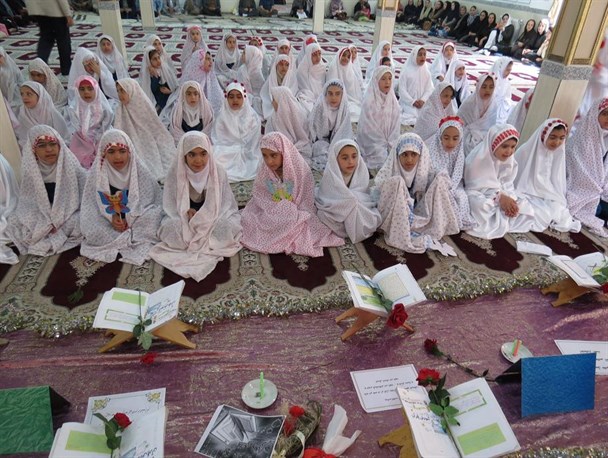 جشن شکر گزاری مهارت روخوانی قرآن پایه سوم ابتدایی در بانه برگزار شد + تصاویر