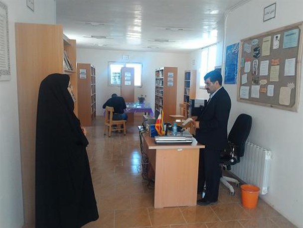 مدیرکل کتابخانه‎های عمومی استان از کتابخانه عمومی شهدای روستای زرد بازدید کرد