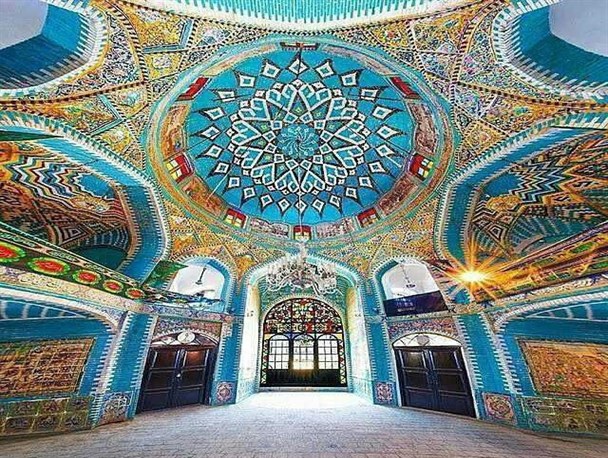 تکیه "معاون الملک" در یک قاب عکس