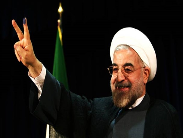 روحانی دست به گریبان اصلاحات / امت حزب الله از تغییر رویکرد روحانی استقبال کند