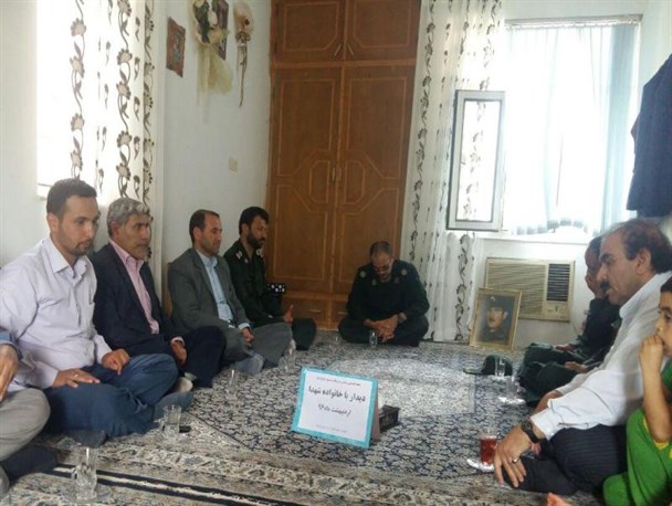 دیدار مسئولین شهرستان رامیان با خانواده شهید توکلی+ تصاویر