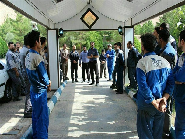 ادامه اعتراض کارگران شرکت PVC در مهدیشهر برای چهارمین روز متوالی