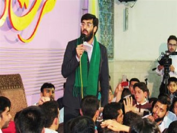 مولودی زیبای سیدرضانریمانی در جشن میلادحضرت علی اکبر(ع) در برخوار/ فیلم