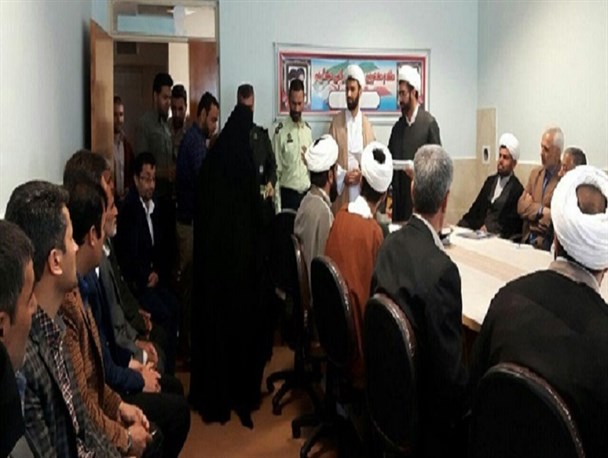 تمام رسانه های بیگانه قصد تزلزل پایه های انقلاب را دارند