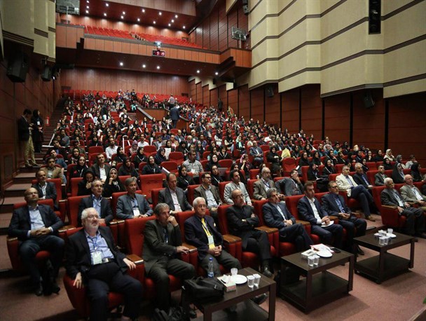 ششمین کنگره ملی گیاهان داروئی امروز صبح در تهران آغاز به کار کرد
