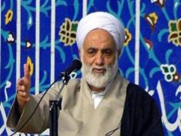 منبرهای مبلغان بر محور قرآن باشد/ برخوردهای عملی سازنده تر از سخنرانی های طولانی است