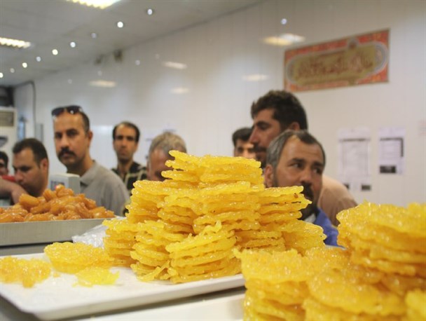 مواد اولیه درجه یک اصل اول زولبیا و بامیه/مراحل تولید زولبیا و بامیه در ملایر
