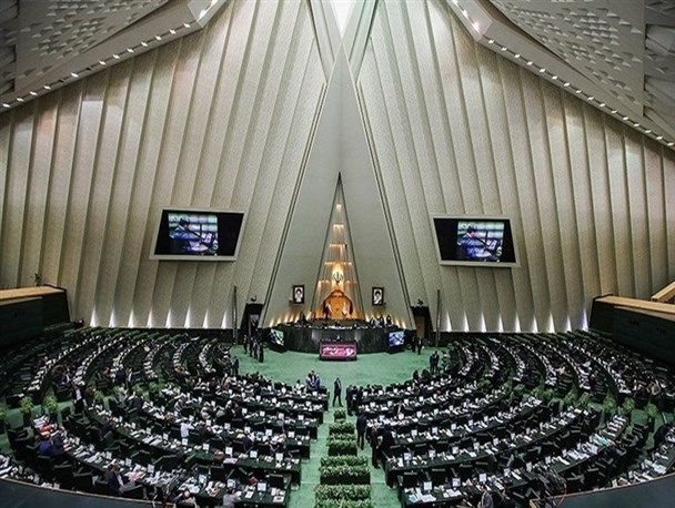 گام متقابل ایران نشان از تصمیم مقتدرانه کشور برای منافع خود دارد/ایران هیچ‌تعهدی ندارد که یک‌طرفه برجام را اجرا کند/از اقدام دولت برای کاهش تعهدات استقبال می‌کنیم/اظهارات رییس جمهور در جهت عزت مردم ایران است و باید زودتر اقدام می شد
