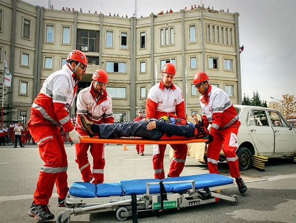 حضور نجاتگران هلال احمر در مبادی ورودی نه گانه اصفهان/ رهاسازی و جست و جو نجات کار تخصصی هلال احمر است