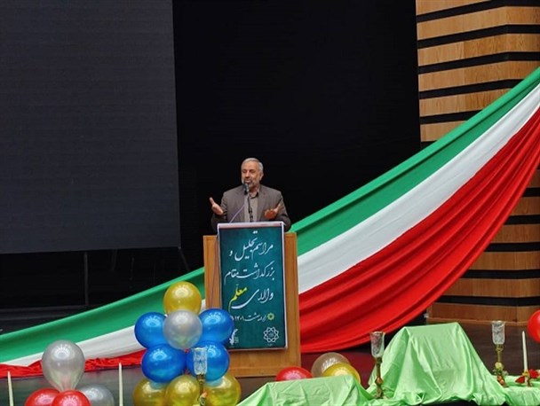 رتبه‌بندی گامی حداقلی برای بهبود معیشت معلمان است