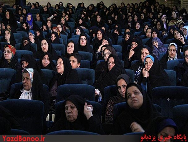 همایش تجلیل از بانوان برگزیده در مصرف برق استان یزد