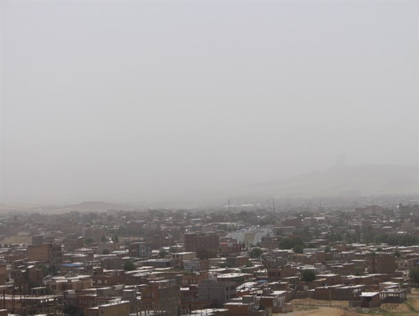 گرد و غبار نفس شاهیندژ را برید