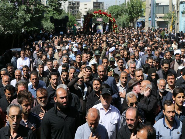 مراسم تشییع پیکر مطهر شهید مرتضی مسیب زاده در شهرک وحدت + عکس