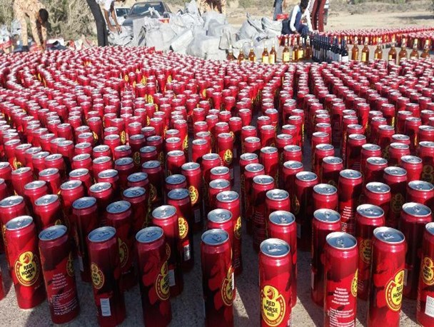 دو هزار و 800 قوطی مشروبات الکلی در سیریک کشف و ضبط شد