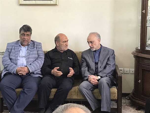 دیدار رئیس سازمان انرژی اتمی با خانواده شهید سید مصطفی صادقی + گزارش تصویری
