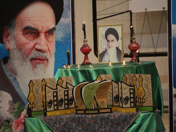برگزاری آئین شب شعر "در سوگ خورشید" در خلیل آباد + تصاویر