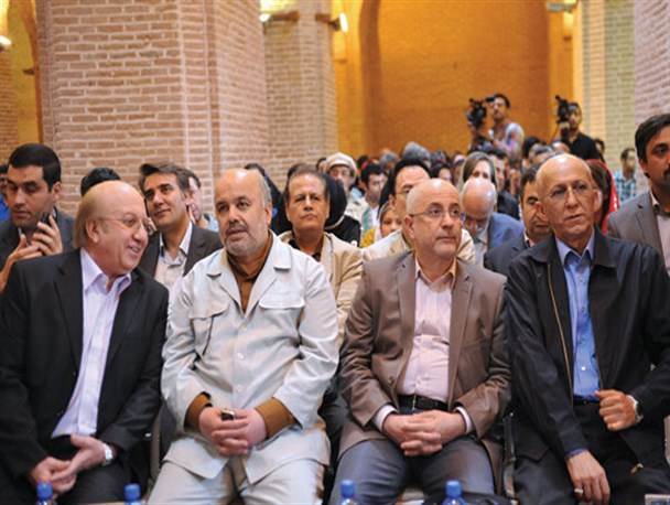 بنیادی که تنها بنایش باقی ماند/کامیاب در معماری، ناکام در موسیقی!