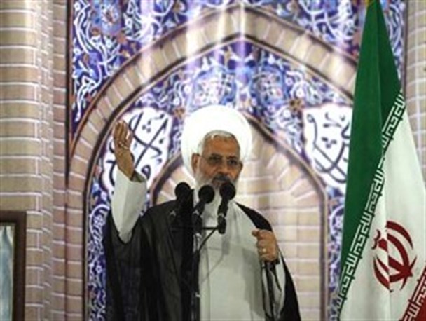 قدرت ایران 10 روز جان کری را در پای میز مذاکره نشانده است/ تیم هسته ای توافق نامه هم امضا نکند قهرمان است