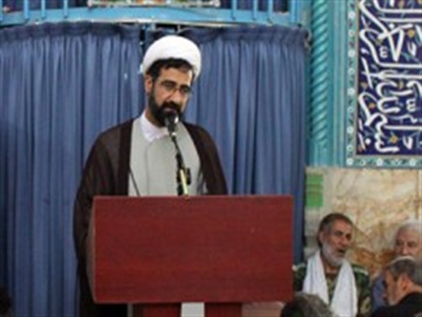 اسکتبار به دنبال بی تفاوت کردن ما نسبت به مسائل سیاسی و اجتماعی روز است/ ولایت فقیه عامل وحدت در جامعه است