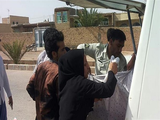 تصادف ناگوار در شهر خور و حمل مصدومان با نعش کش شهرداری+ تصاویر