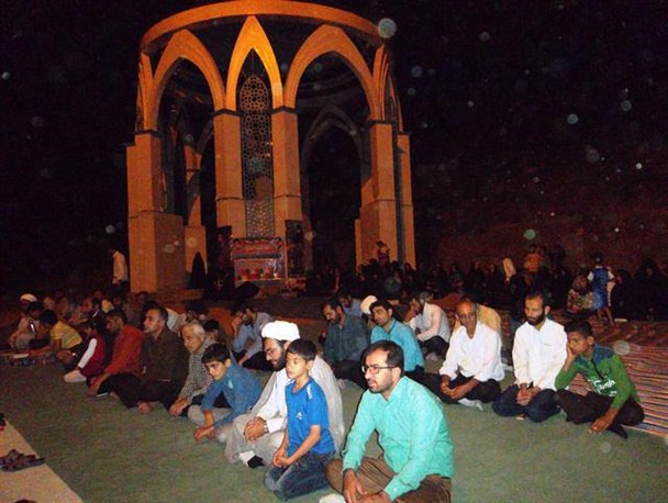 مراسم شبی با شهدا در اردل برگزارشد