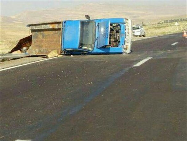 واژگونی نیسان یک مصدوم بجا گذاشت
