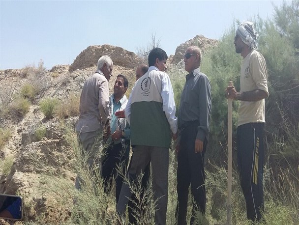 اعزام  35 جهادگر بسیجی به روستای سراح بخش احمدی حاجی آباد