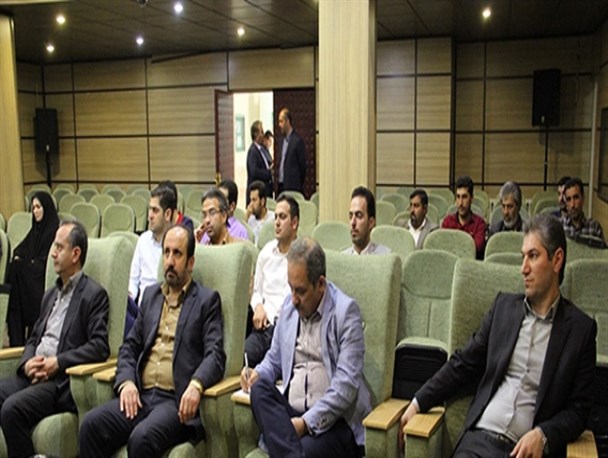 کریمی: سهم بیشتری از اعتبارات ارزش افزوده به شهرداری‌ها و دهیاری‌ها اختصاص می‌یابد