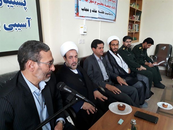 گزارش تصویری از دیدار جامعه زنان بسیجی با امام جمعه شهرستان بهار
