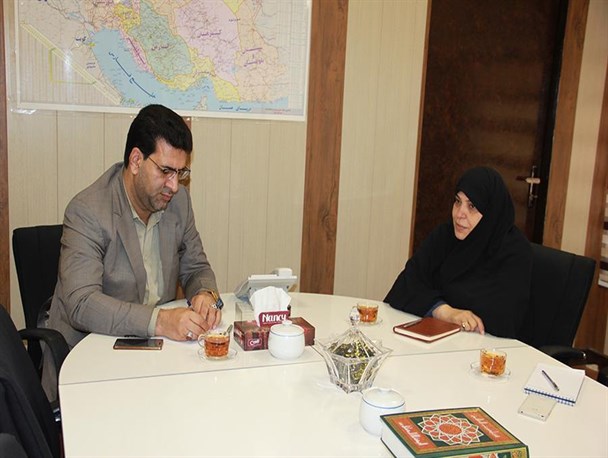 کودکان روستاهای حاجی آباد صاحب کتابخانه سیار می شوند