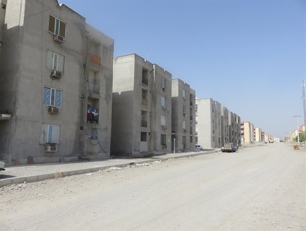 پروژه نیمه تمام مسکن مهر رودان در هرمزگان/ نگرانی صاحبان و ساکنان واحدهای مسکونی از مشکلات بی پایان