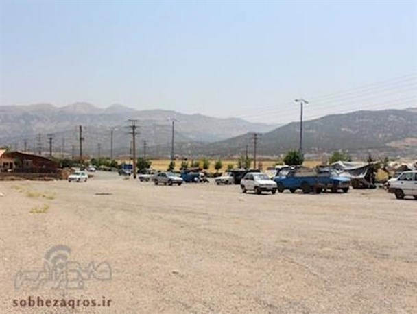 میوه فروشان خلف آباد یاسوج شهردار یاسوج را احضار کردند/وانت بارهایی که از آب آشامیدنی و سرویس بهداشتی محروم هستند+تصاویر