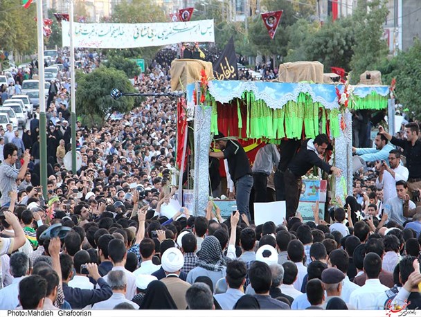 تشییع 13 شهید خط شکن در مشهد