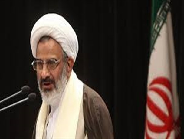 استکبار به دنبال از بین بردن مکتب امام راحل است/ باید از دوقطبی شدن فضای جامعه جلوگیری کرد