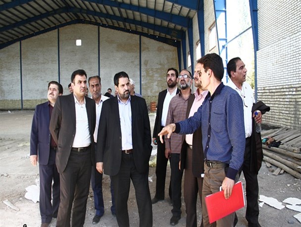 فرماندار خمینی شهر از طرح های در حال تکمیل شهر دُرچه دیدن کرد