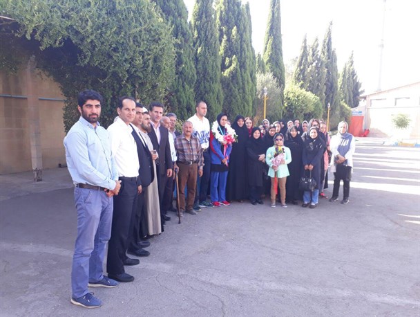 گزارش تصویری استقبال مردمی از مدال آور جهانی رزمی گرمسار