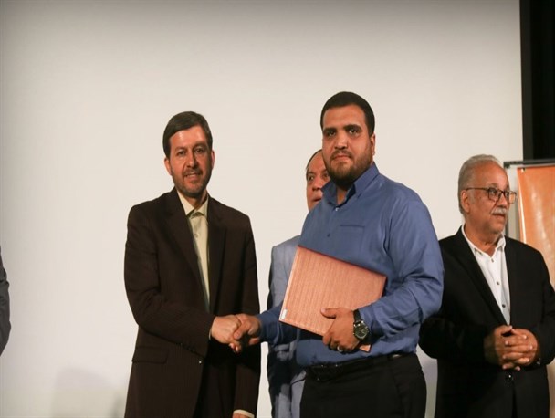 تقدیر از خبرنگاران و عکاسان صاحب نیوز در اختتامیه نخستین جشنواره رسانه های مکتوب و مجازی اصفهان/ تصاویر
