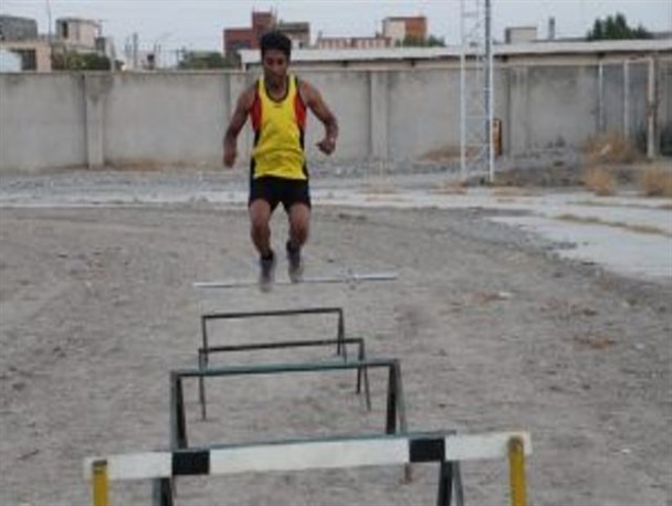 رودان فاقد پیست دوومیدانی استاندارد/مسئولان مشکلات دوندگان رابرطرف کنند