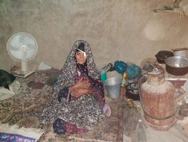 نابینایی در انتظار پیرزن سیستان/زندگی محروم در حاشه مرز جنوب شرق