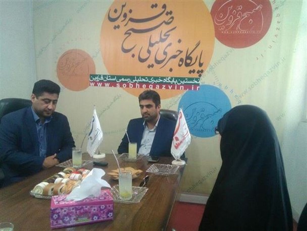 مجموعه‌های خبری می‌توانند به عنوان راهنما و مشاور مدیران عمل کنند