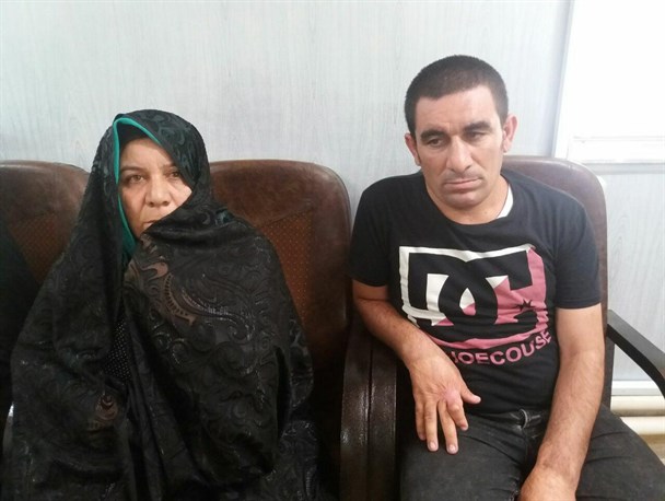 جوان معلولی که بعد از ۱۷ سال به آغوش خانواده خود بازگشت/ این گمشده در مرکز معلولین شهید چمران بناب نگهداری می شد